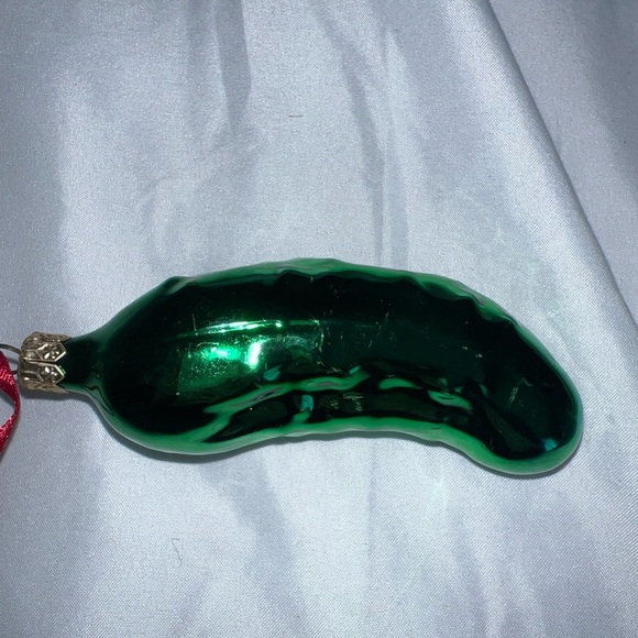 Christmas Pickle Tree Ornament, Shiny Glass Blown Green Pickle Hanging Ornament - Picture 4 of 5